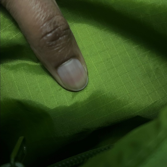 Baggu Mini Nylon Shoulder Bag - Green Juice - Picture 6 of 6